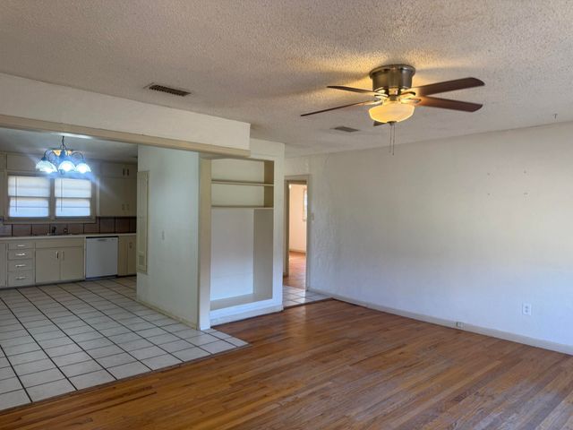 4913 40th Street, Lubbock, TX 79414