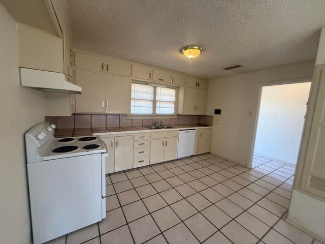 4913 40th Street, Lubbock, TX 79414