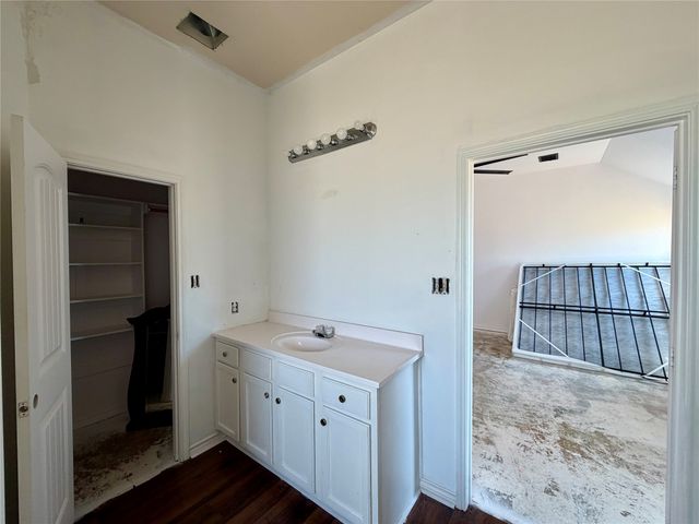 315 County Road 365, Gainesville, TX 76240
