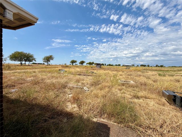 315 County Road 365, Gainesville, TX 76240
