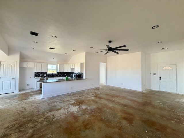 315 County Road 365, Gainesville, TX 76240