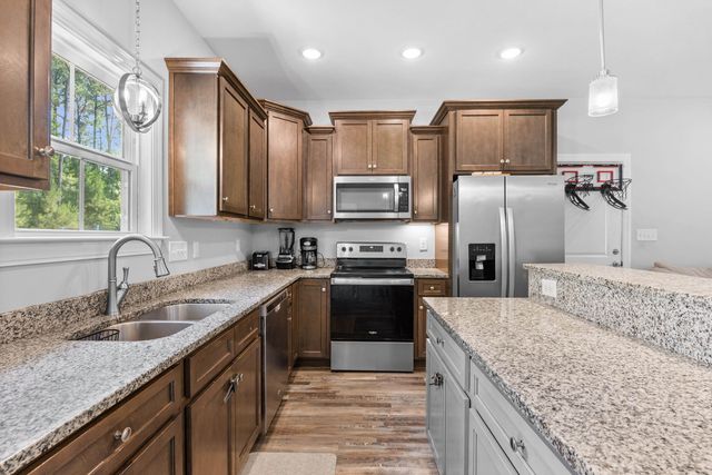 792 Roberts Rd., Aynor, SC 29511