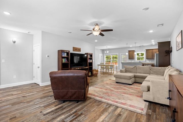 792 Roberts Rd., Aynor, SC 29511