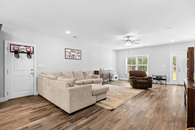 792 Roberts Rd., Aynor, SC 29511