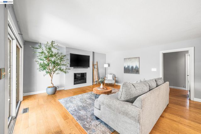 4262 Tamur Ct, Pleasanton, CA 94566