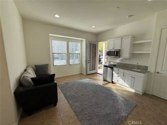130 FOLLYHATCH, Irvine, CA 92618