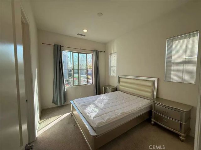 130 FOLLYHATCH, Irvine, CA 92618