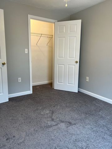 17 Foster St 14, Brockton, MA 02301