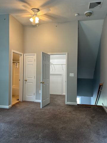 17 Foster St 14, Brockton, MA 02301