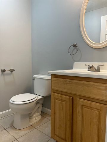 17 Foster St 14, Brockton, MA 02301