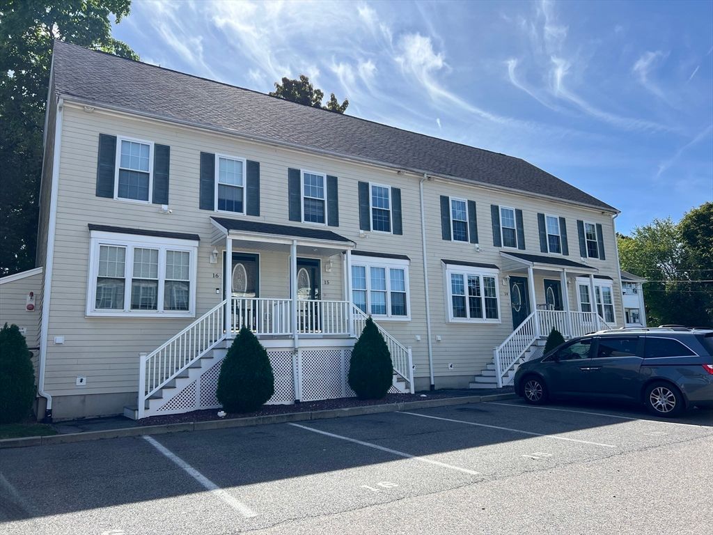 17 Foster St 14, Brockton, MA 02301