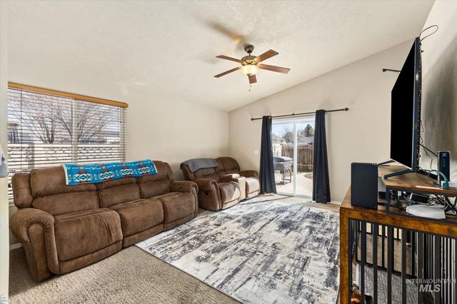 597 E Great Bear St, Kuna, ID 83634