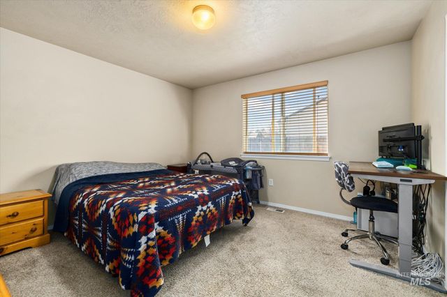 597 E Great Bear St, Kuna, ID 83634