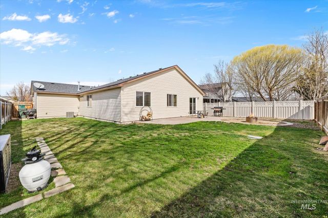 597 E Great Bear St, Kuna, ID 83634