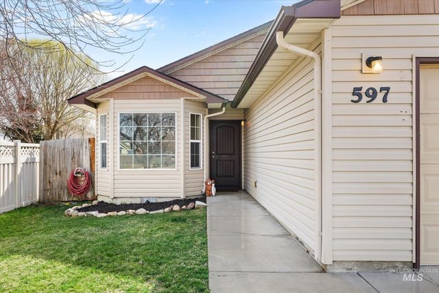 597 E Great Bear St, Kuna, ID 83634