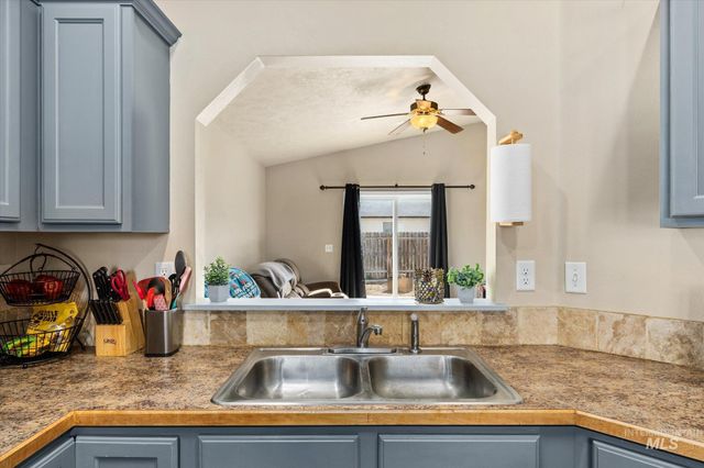 597 E Great Bear St, Kuna, ID 83634