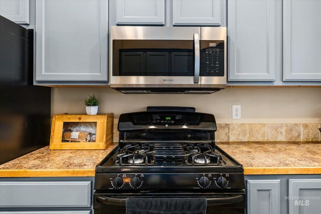 597 E Great Bear St, Kuna, ID 83634