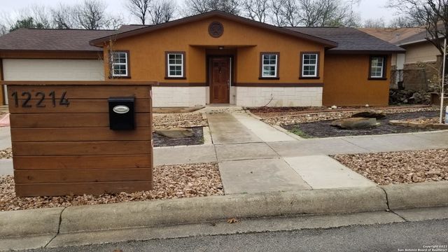 12214 NORTHLEDGE DR, Live Oak, TX 78233