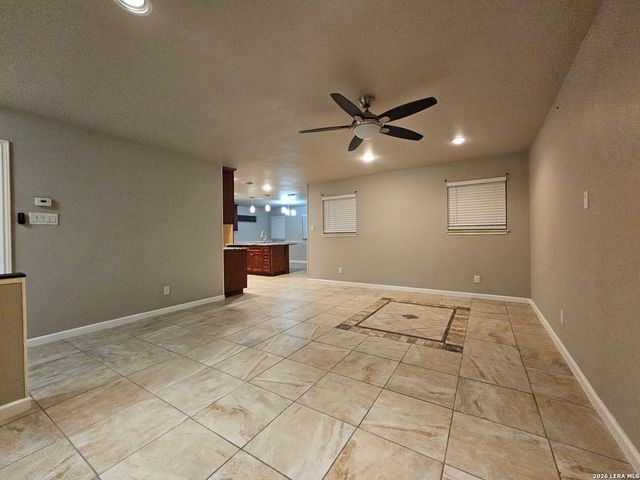 12214 NORTHLEDGE DR, Live Oak, TX 78233