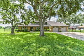 1914 Quinn Road, Pearland, TX 77581