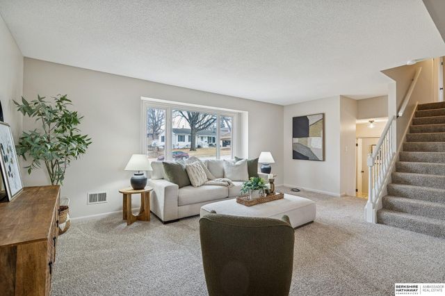 13233 Cedar Circle, Omaha, NE 68144