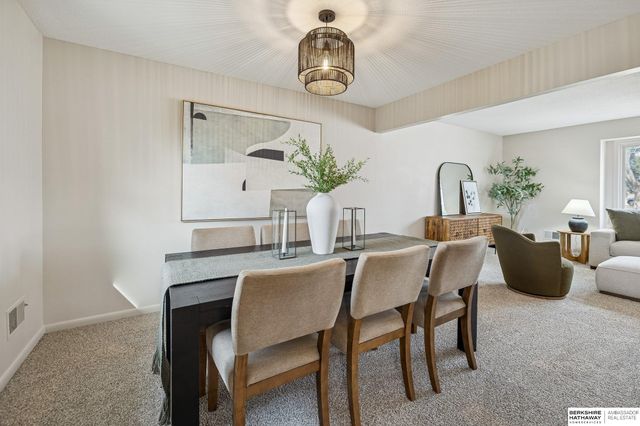 13233 Cedar Circle, Omaha, NE 68144