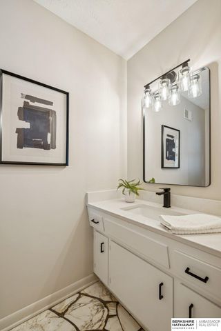 13233 Cedar Circle, Omaha, NE 68144