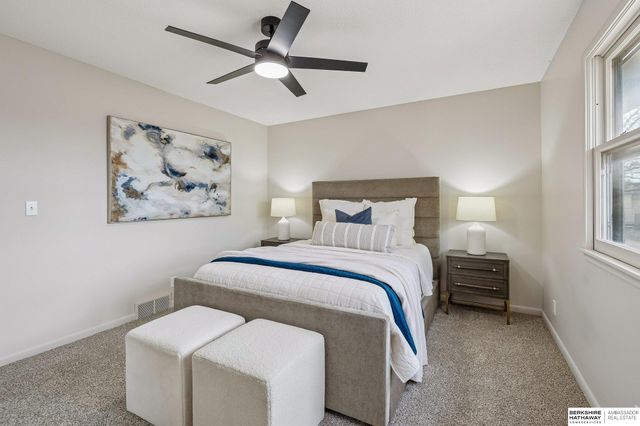 13233 Cedar Circle, Omaha, NE 68144