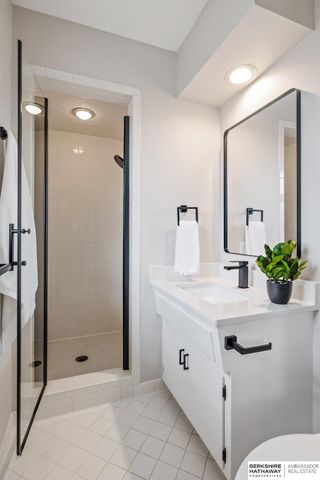 13233 Cedar Circle, Omaha, NE 68144