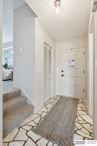 13233 Cedar Circle, Omaha, NE 68144