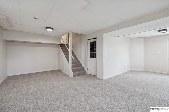 13233 Cedar Circle, Omaha, NE 68144