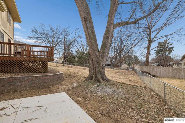 13233 Cedar Circle, Omaha, NE 68144