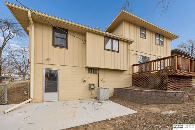 13233 Cedar Circle, Omaha, NE 68144