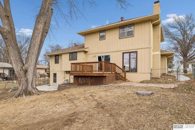 13233 Cedar Circle, Omaha, NE 68144