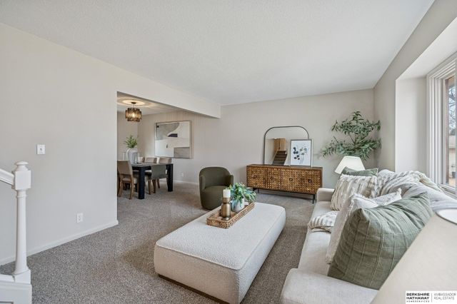 13233 Cedar Circle, Omaha, NE 68144