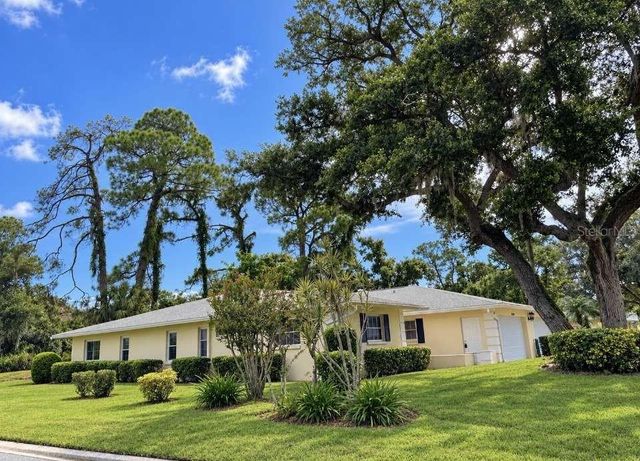 5624 PALM AIRE DRIVE V105, Sarasota, FL 34243