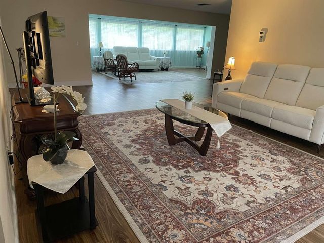 5624 PALM AIRE DRIVE V105, Sarasota, FL 34243