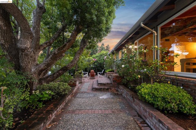 2645 Buenos Aires Ct, Walnut Creek, CA 94597
