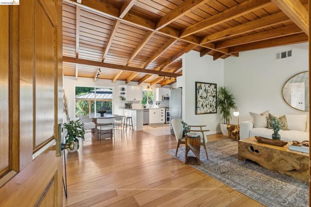 2645 Buenos Aires Ct, Walnut Creek, CA 94597