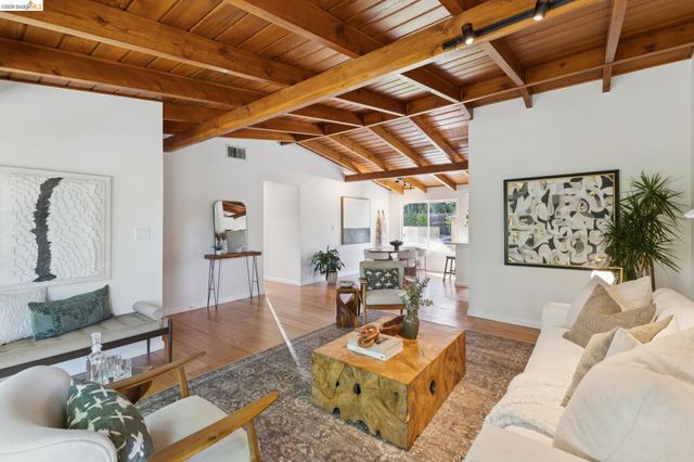 2645 Buenos Aires Ct, Walnut Creek, CA 94597