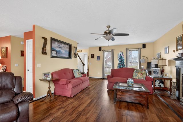 484 Hunters Ridge Road, Versailles, KY 40383