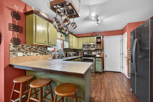 484 Hunters Ridge Road, Versailles, KY 40383