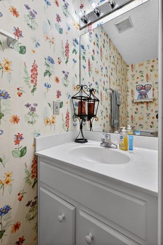 484 Hunters Ridge Road, Versailles, KY 40383