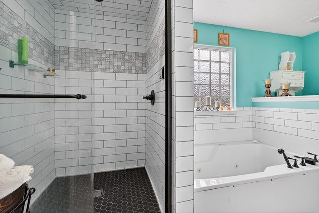 484 Hunters Ridge Road, Versailles, KY 40383