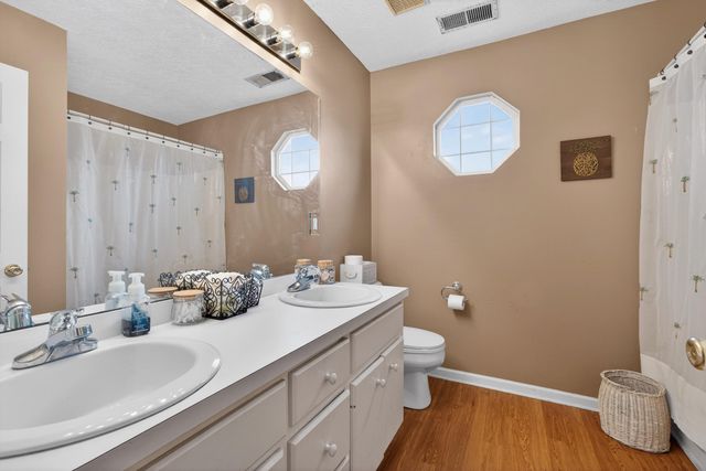 484 Hunters Ridge Road, Versailles, KY 40383