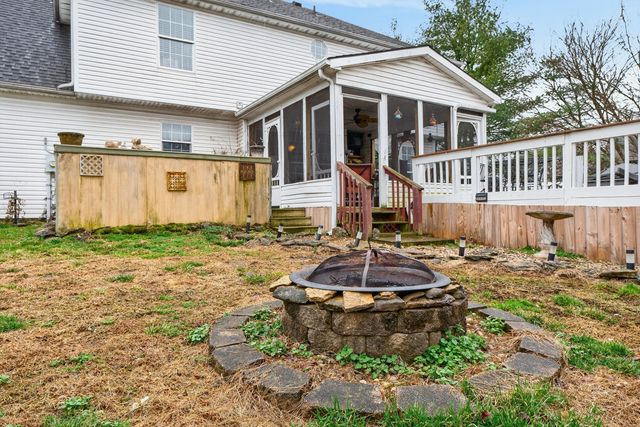 484 Hunters Ridge Road, Versailles, KY 40383