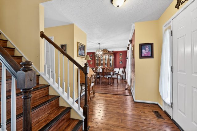 484 Hunters Ridge Road, Versailles, KY 40383