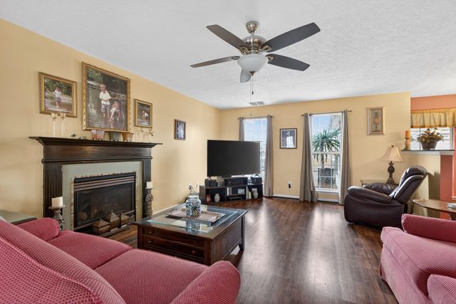 484 Hunters Ridge Road, Versailles, KY 40383