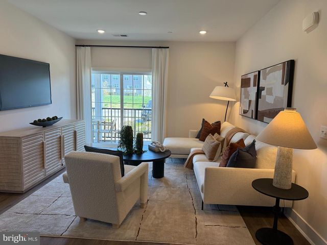 2204 PRINCE HALL DR, Pennington, NJ 08534