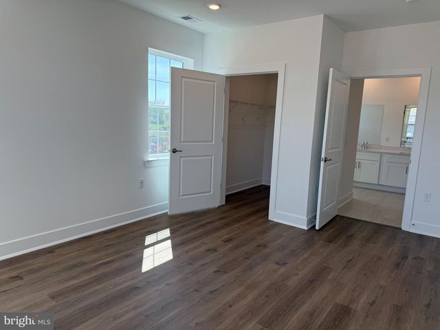 2204 PRINCE HALL DR, Pennington, NJ 08534